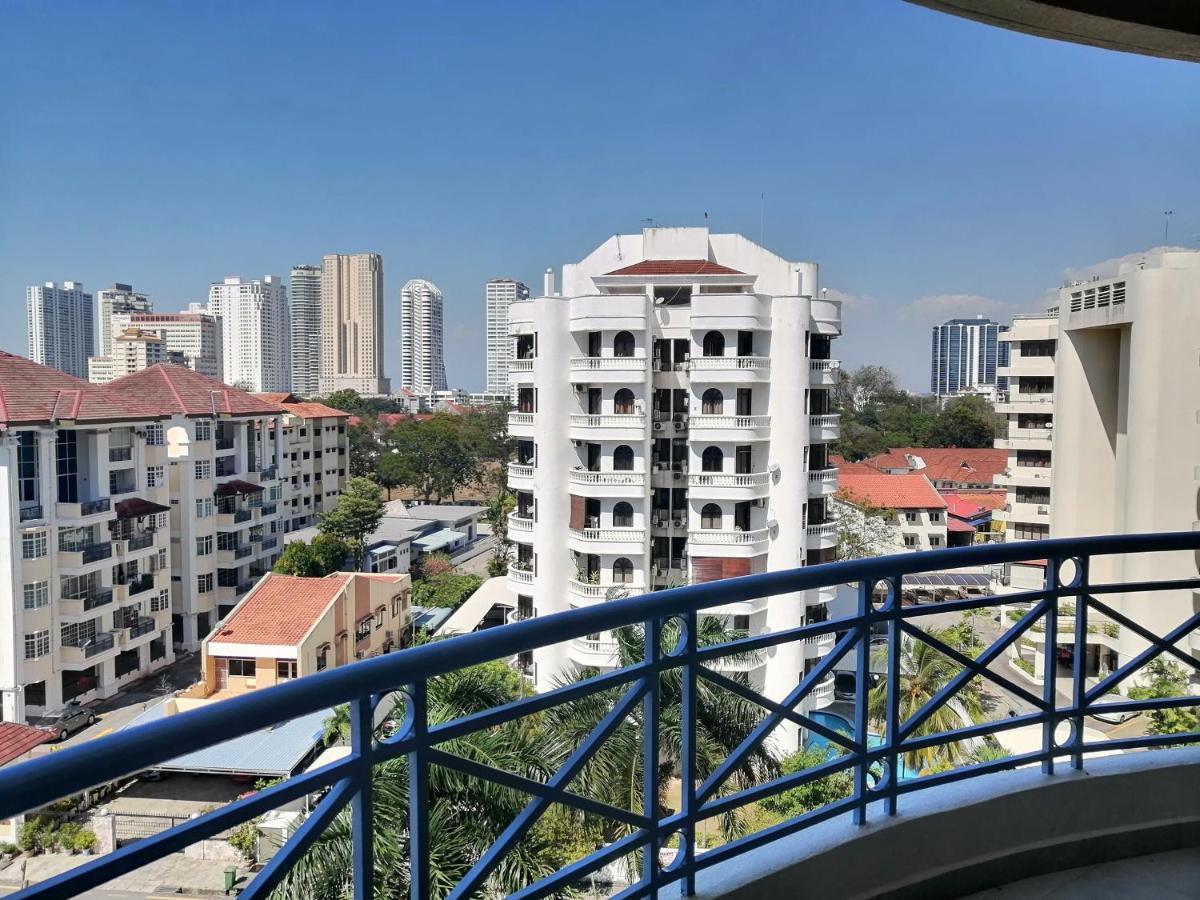 Desa Pelangi Condo George Town Esterno foto