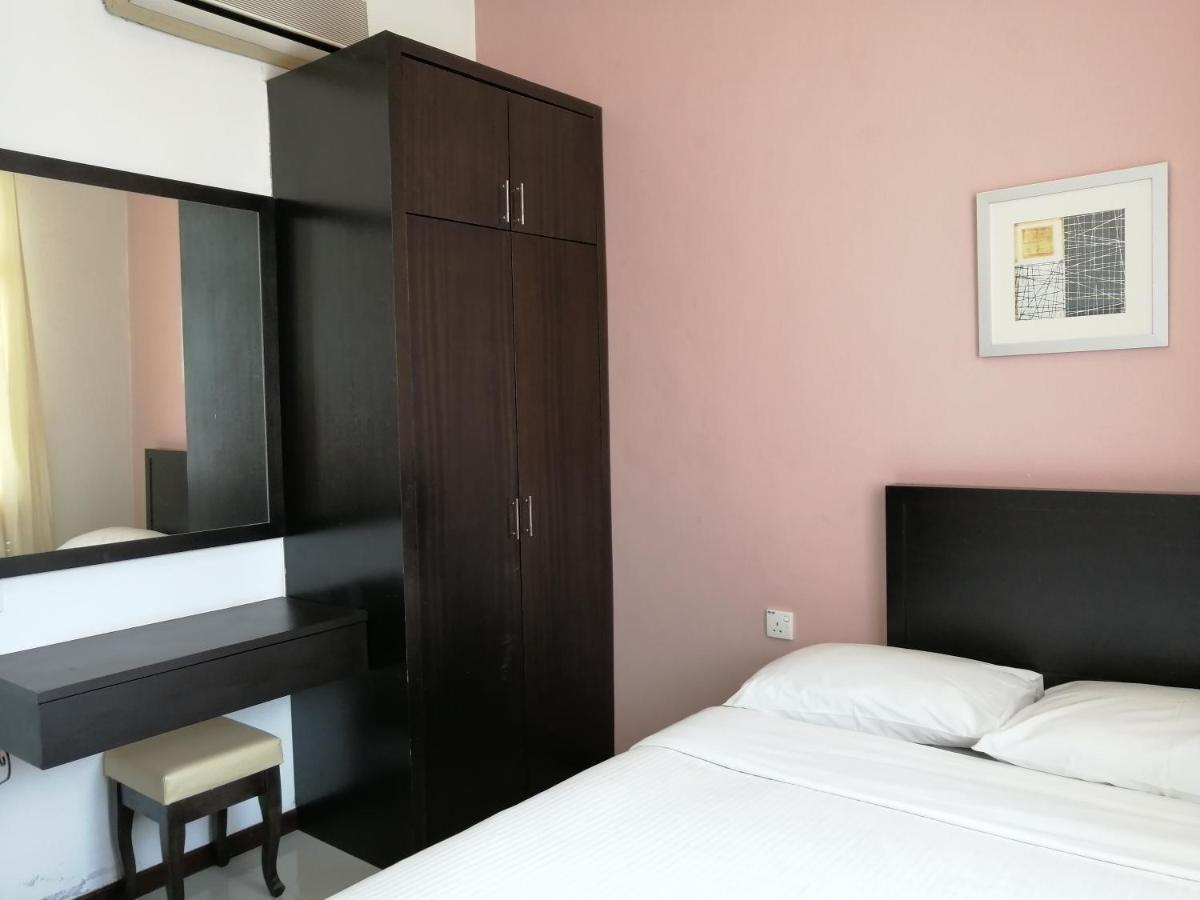 Desa Pelangi Condo George Town Esterno foto