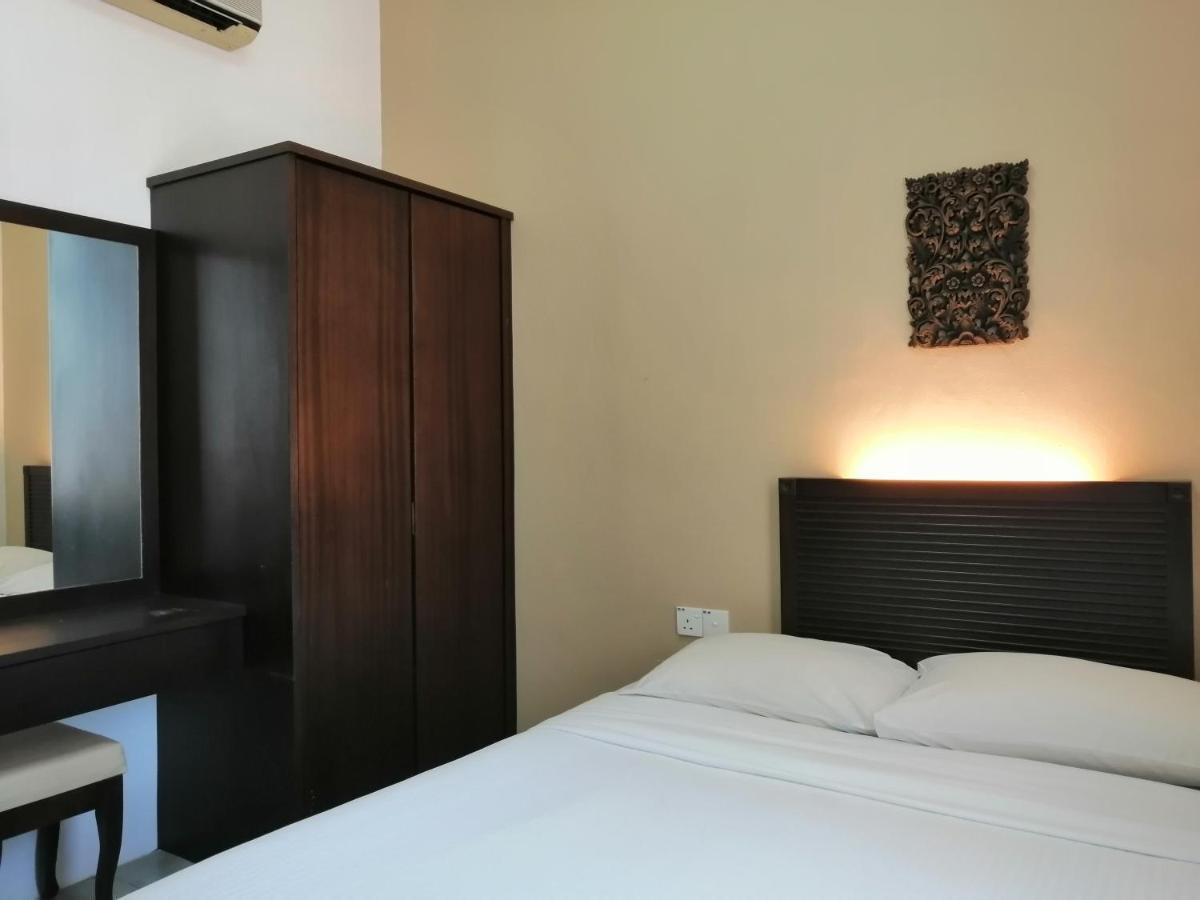 Desa Pelangi Condo George Town Esterno foto
