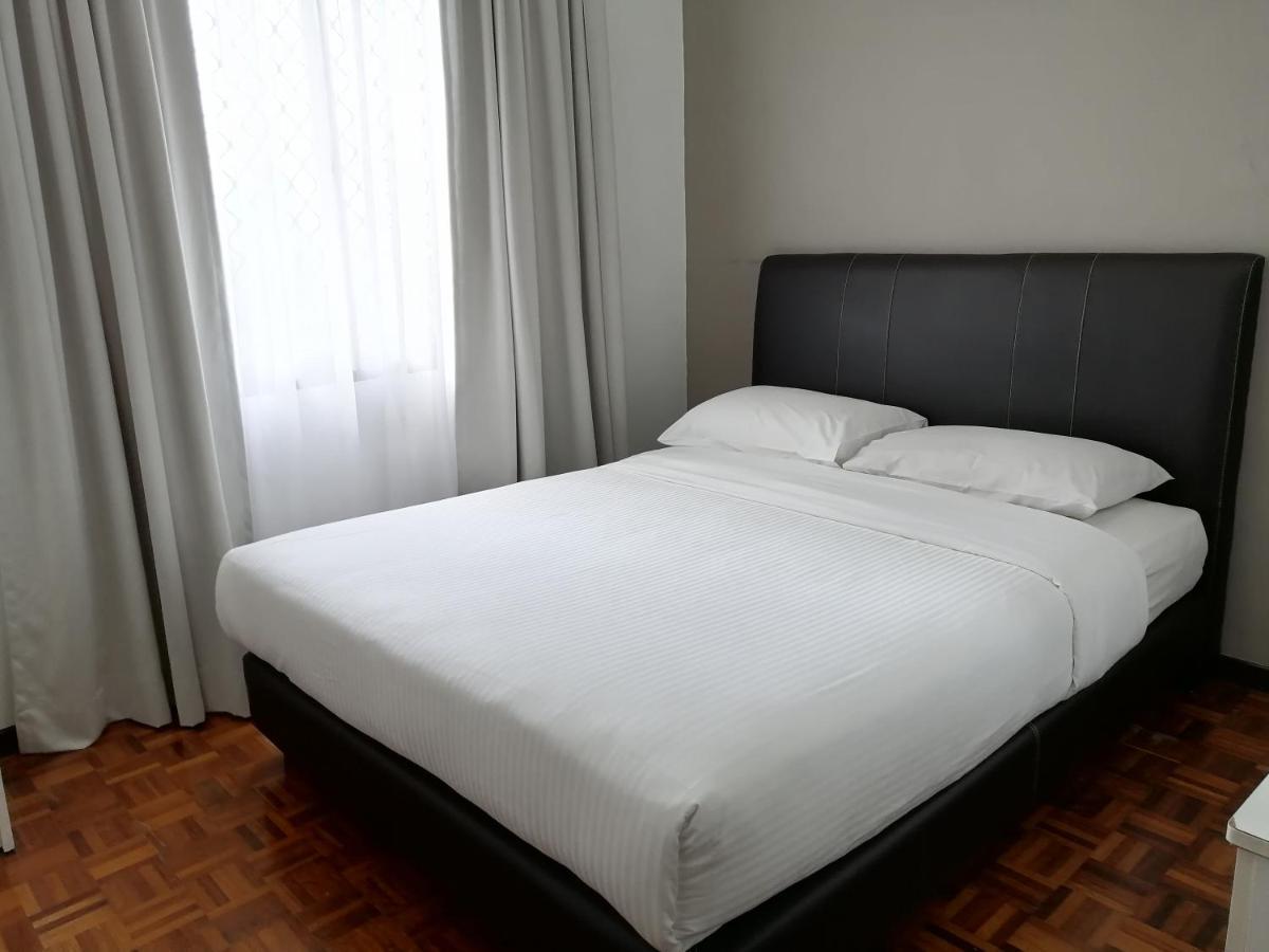 Desa Pelangi Condo George Town Esterno foto