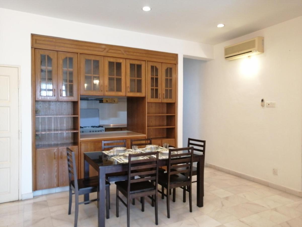 Desa Pelangi Condo George Town Esterno foto