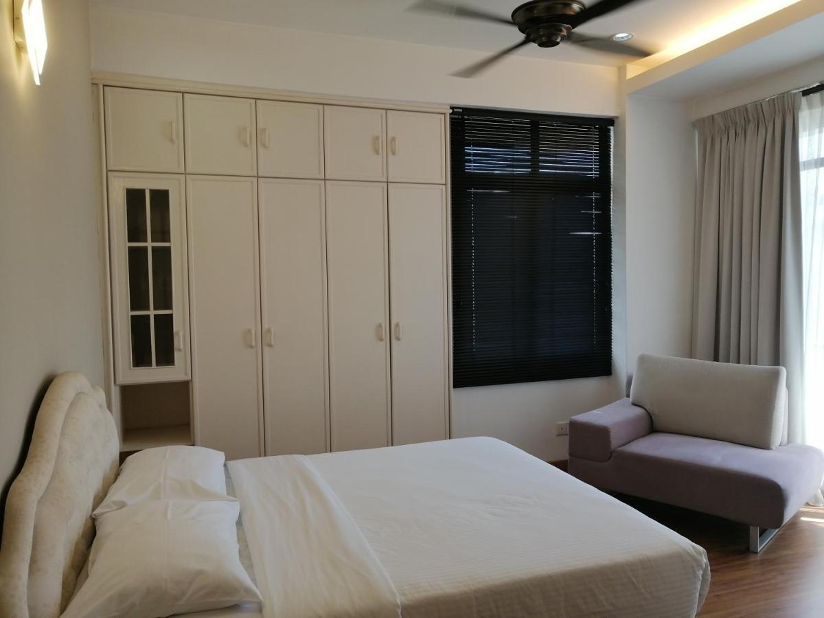 Desa Pelangi Condo George Town Esterno foto