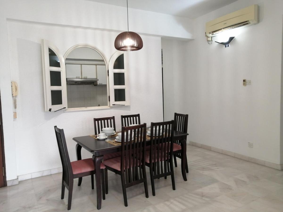 Desa Pelangi Condo George Town Esterno foto
