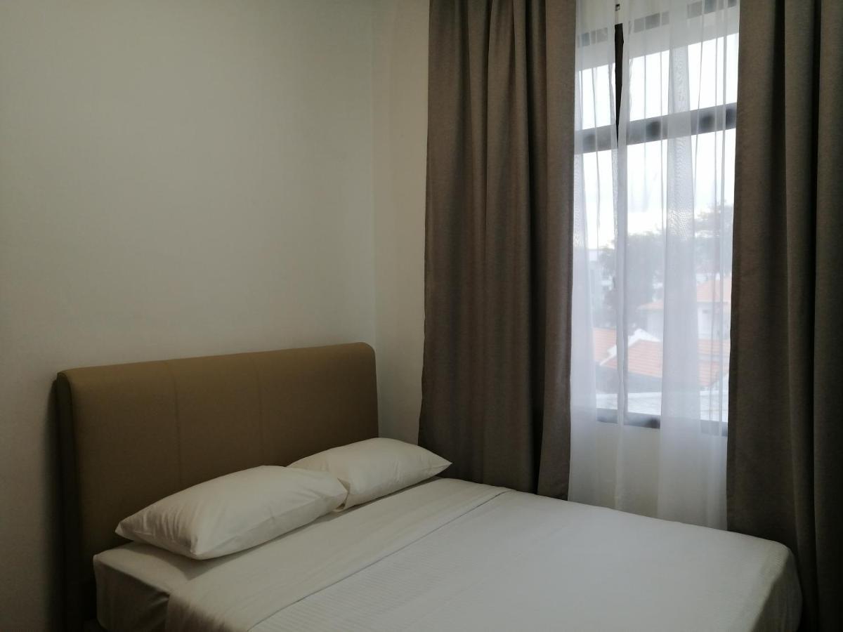 Desa Pelangi Condo George Town Esterno foto