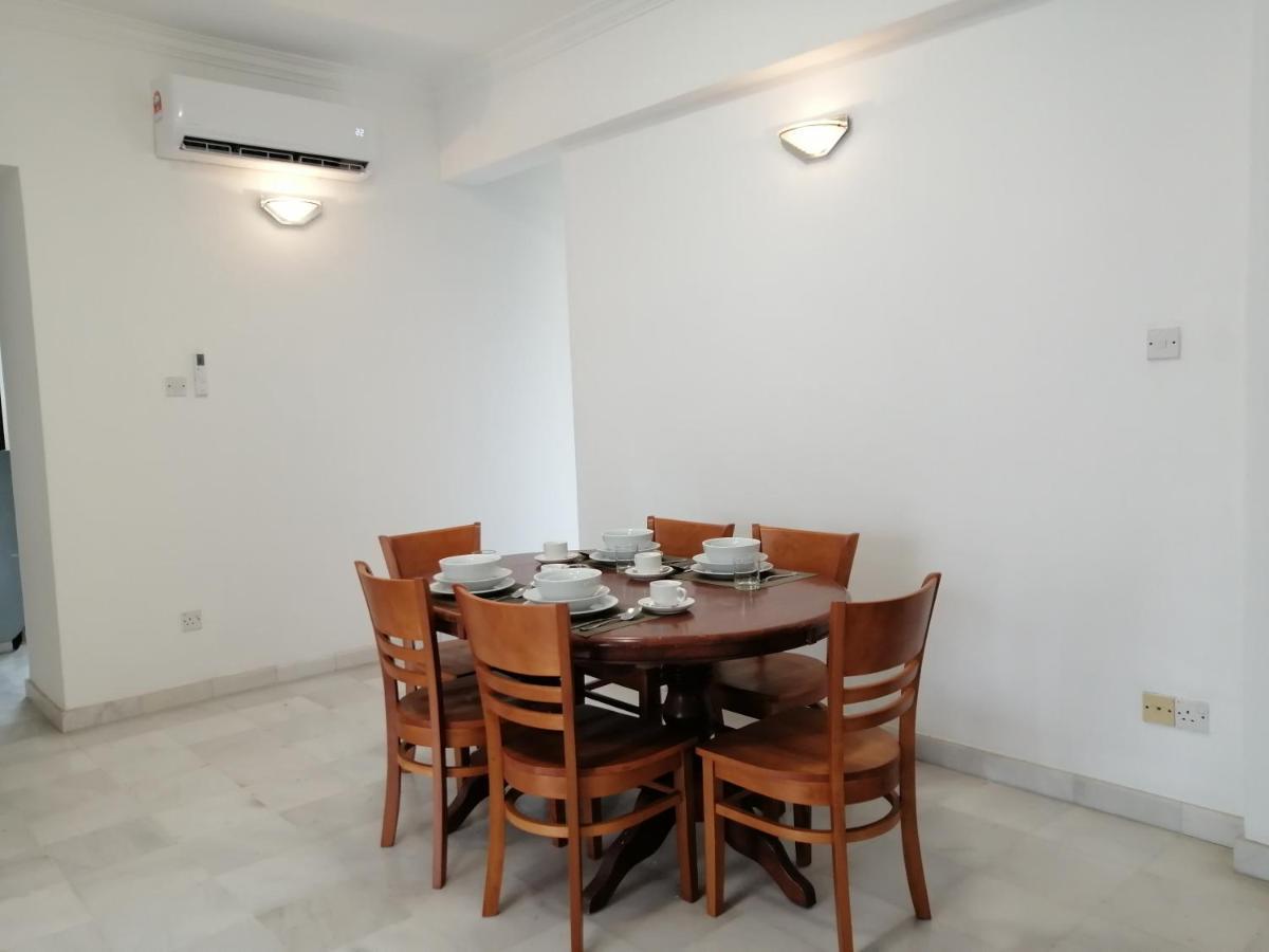 Desa Pelangi Condo George Town Esterno foto