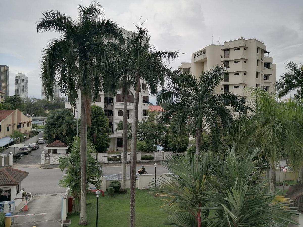 Desa Pelangi Condo George Town Esterno foto