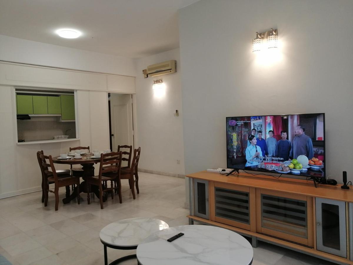 Desa Pelangi Condo George Town Esterno foto