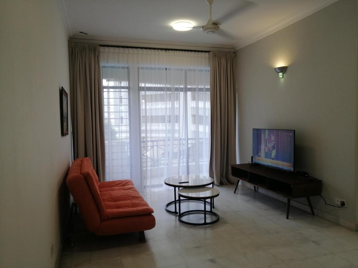 Desa Pelangi Condo George Town Esterno foto