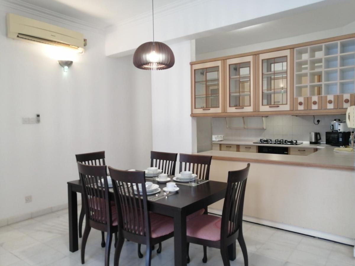 Desa Pelangi Condo George Town Esterno foto
