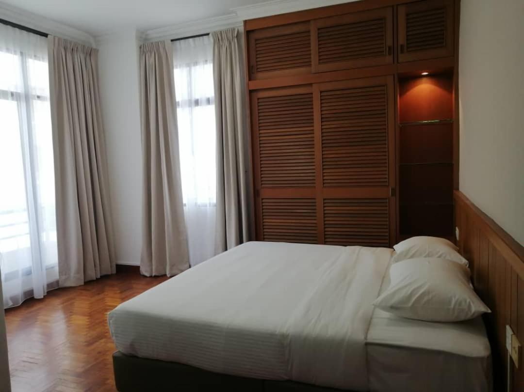 Desa Pelangi Condo George Town Esterno foto